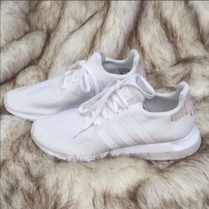 White Adidas Swiftrun